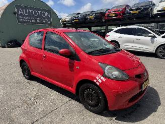 Auto incidentate Toyota Aygo 1.0-12V 50KW 5-Deurs NAP 2008/5
