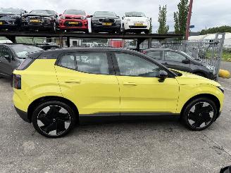 Volvo EX30 PERFORMANCE 69 kWh 428PK Twin Motor Pano Clima Navi NAP picture 2