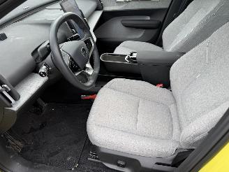Volvo EX30 PERFORMANCE 69 kWh 428PK Twin Motor Pano Clima Navi NAP picture 8