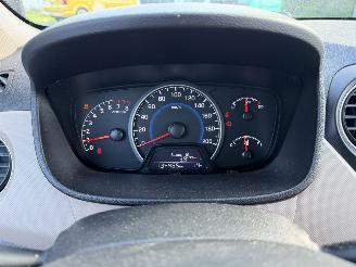 Hyundai I-10 1.0i 49KW i-Drive 5-Deurs NAP picture 10