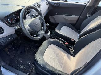 Hyundai I-10 1.0i 49KW i-Drive 5-Deurs NAP picture 7