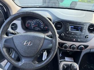 Hyundai I-10 1.0i 49KW i-Drive 5-Deurs NAP picture 8