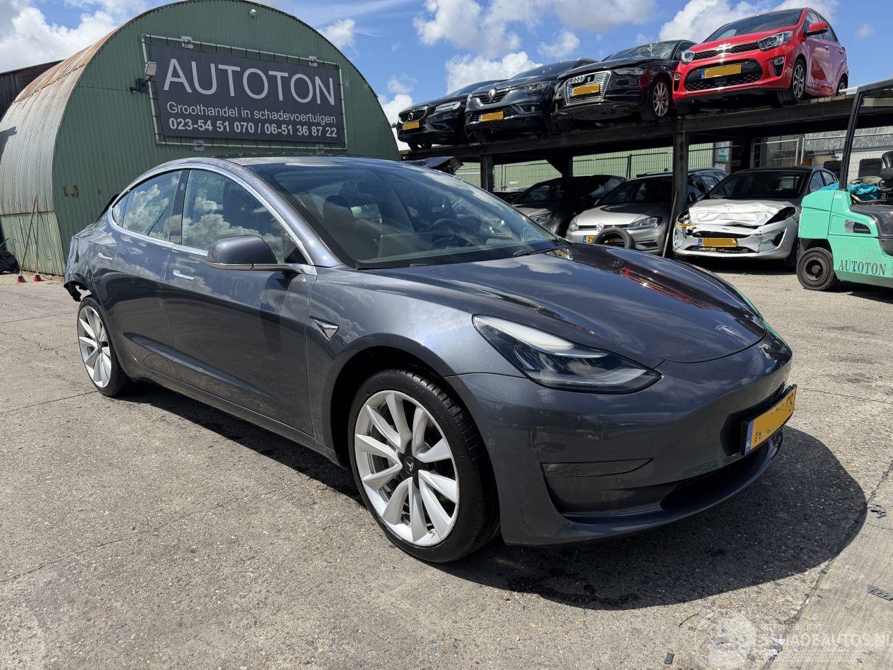 Tesla Model 3 75 kWh Long Range AWD 258KW Pano Clima Navi NAP