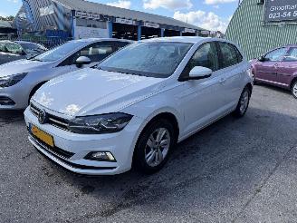 Schadeauto Volkswagen Polo 1.0 TSI 70KW Clima Navi 5-Drs Comfortline NAP 2019/1