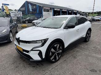 damaged passenger cars Renault Mégane E-Tech EV60 160KW Clima Navi Camera Led Optimum Charge Iconic NAP 2023/1
