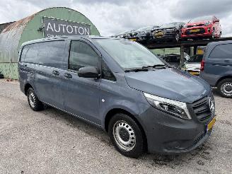 krockskadad bil bedrijf Mercedes Vito 110 CDI 75KW Lang Clima Navi Camera Led Functional NAP 2021/10