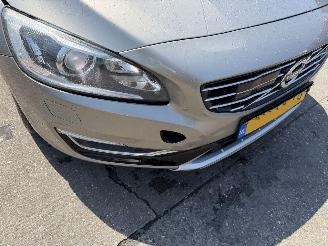 Volvo V-60 2.4 D6 AWD 158W PHEV Schuifdak Clima Navi Leer Camera Summum NAP picture 20