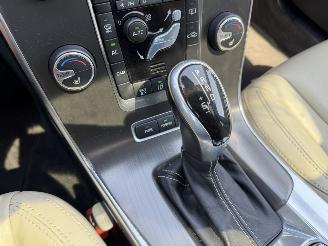 Volvo V-60 2.4 D6 AWD 158W PHEV Schuifdak Clima Navi Leer Camera Summum NAP picture 11