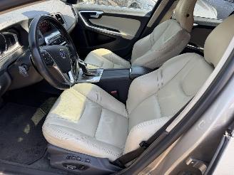 Volvo V-60 2.4 D6 AWD 158W PHEV Schuifdak Clima Navi Leer Camera Summum NAP picture 7