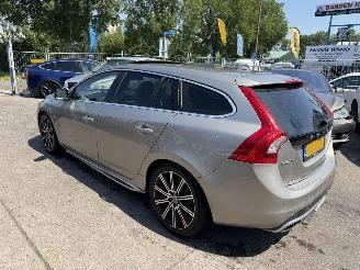 Volvo V-60 2.4 D6 AWD 158W PHEV Schuifdak Clima Navi Leer Camera Summum NAP picture 5