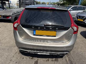 Volvo V-60 2.4 D6 AWD 158W PHEV Schuifdak Clima Navi Leer Camera Summum NAP picture 4