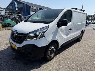 Schade bestelwagen Renault Trafic 1.6 DCI 70KW Clima Navi Led T27 L1H1 Comfort NAP 2020/3