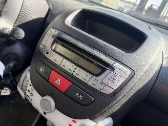 Peugeot 107 1.0 Active Airco Led 5-Deurs NAP picture 11
