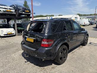 Mercedes ML 420 V8 CDI 225KW Autom. Schuifdak Clima Navi Xenon Camera picture 3