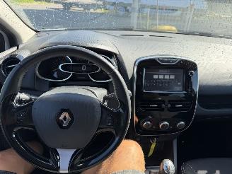 Renault Clio 0.9 TCE 66KW Clima Navi Led 5-Drs Night & Day picture 8