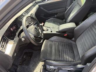 Volkswagen Passat 1.6 TDI 88KW DSG Clima Navi R-Line Led Xenon NAP picture 6