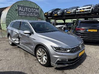 Volkswagen Passat 1.6 TDI 88KW DSG Clima Navi R-Line Led Xenon NAP picture 4