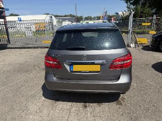 Mercedes B-klasse 180 90KW Clima Navi Led Ambition NAP picture 3