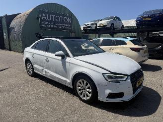 Avarii autoturisme Audi A3 1.5 TFSI 110KW Pano Navi Clima Led Sedan 2017/10