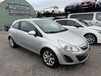 uszkodzony samochody osobowe Opel Corsa 1.2-16V 63KW Airco Anniversary Edition NAP 2012/4