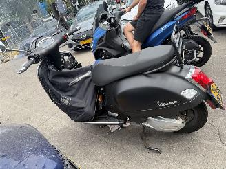 Piaggio GTS 300 HPE Supertech 18KW picture 2