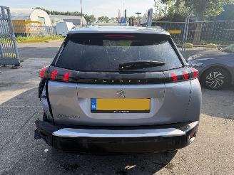 Peugeot e-2008 50 kWh 100KW Allure Pack Clima Navi Led picture 14