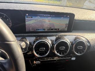 Mercedes A-klasse 180 100KW Autom. Clima Navi Led Camera Business Solution NAP picture 12