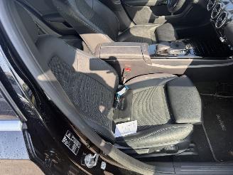 Mercedes A-klasse 180 100KW Autom. Clima Navi Led Camera Business Solution NAP picture 7