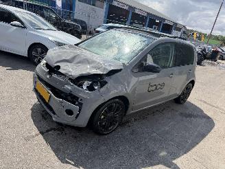 Volkswagen Up! 1.0 44KW High Up Pano Airco 5-Drs picture 5