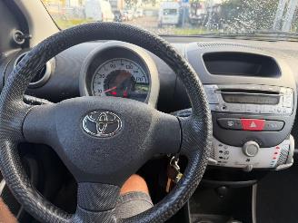 Toyota Aygo 1.0 VVT-I 50KW Airco 5-Deurs Now NAP picture 7