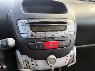 Toyota Aygo 1.0 VVT-I 50KW Airco 5-Deurs Now NAP picture 8