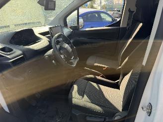 Peugeot Partner 1.5 Bluehdi 73KW Navi Airco Camera S&S L1 NAP picture 8