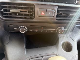 Peugeot Partner 1.5 Bluehdi 73KW Navi Airco Camera S&S L1 NAP picture 10