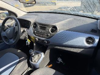 Hyundai I-10 1.0i 49KW Clima i-Motion Comfort NAP picture 5