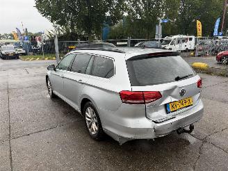 Volkswagen Passat 1.6 TDI 88KW Navi Clima Led Comfortline NAP picture 5
