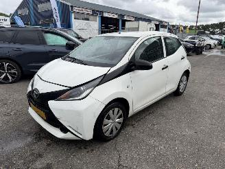 Toyota Aygo 1.0 VVT-I 51KW Airco 5-Drs X-Now picture 3