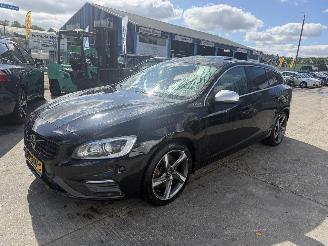 damaged passenger cars Volvo V-60 2.4 D6 Twin Engine 162KW Autom. Schuifdak Clima Navi Camera Led R-Design NAP 2015/12