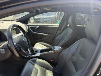 Volvo V-60 2.4 D6 PHEV 158KW AWD R-Design Clima Navi Schuifdak picture 12