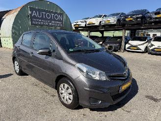 Schadeauto Toyota Yaris 1.0 VVT-I 51KW Clima Navi Camera Aspiration 5-Drs NAP 2012/1