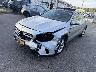 Mercedes GLA 200 115KW Autom. Pano Clima Navi Premium Plus NAP picture 13