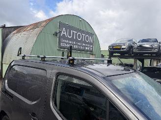 Peugeot Partner 1.5 Bluehdi 55KW RUITENWASSERINSTALATIE Navi Clima Schuifdeur Premium picture 4