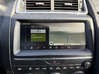 Jaguar E-Pace 2.0 P250 AWD 183KW Autom. HSE Pano HUD Clima Navi NAP picture 12