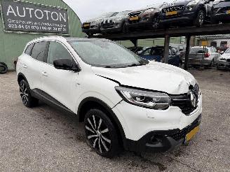 krockskadad bil auto Renault Kadjar 1.2 TCE 96KW Autom. Pano Clima Navi Led Bose NAP 2016/10