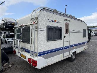 Schade caravan Hobby  30 Vastbed Middenkeuken Rondzit 2006/1