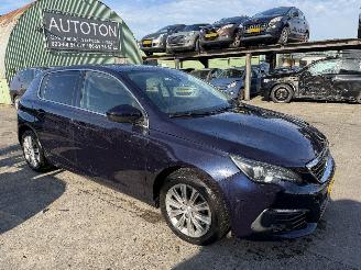 Auto incidentate Peugeot 308 1.2 96KW Autom. Pano Clima Navi Blue Lease Premium 5-Drs NAP 2018/5