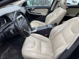 Volvo V-60 2.0 D4 133KW Autom. Schuidak Clima Navi Xenon Leer Camera Momentum NAP picture 6
