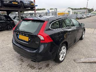Volvo V-60 2.0 D4 133KW Autom. Schuidak Clima Navi Xenon Leer Camera Momentum NAP picture 3