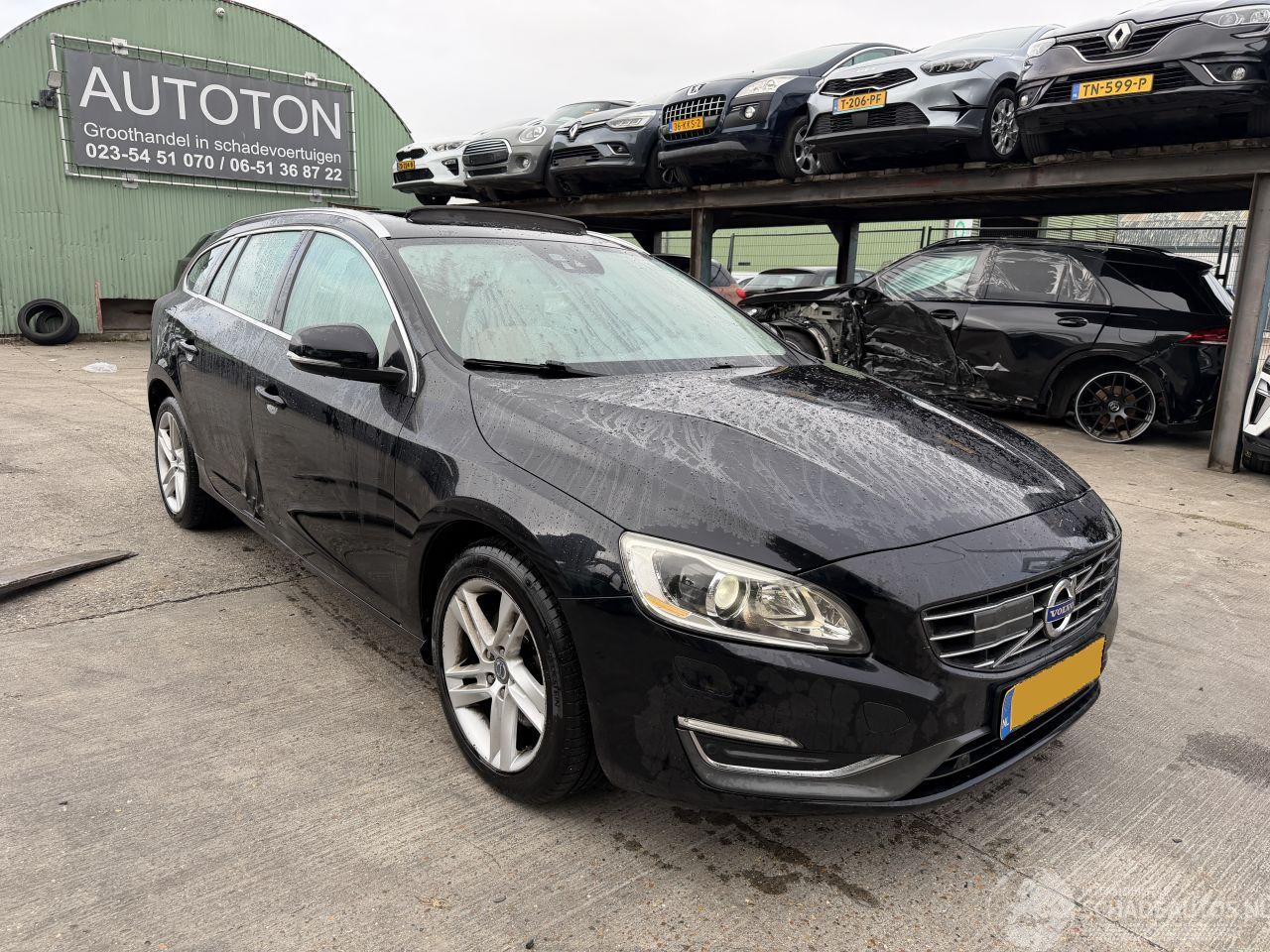 Volvo V-60 2.0 D4 133KW Autom. Schuidak Clima Navi Xenon Leer Camera Momentum NAP