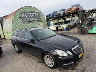 Avarii autoturisme Mercedes E-klasse 200 CDI 100KW Schuifdak Clima Navi Xenon 2011/10