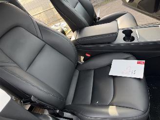 Tesla Model Y 75 kWh Long Range AWD 258KW Pano Clima Navi picture 9